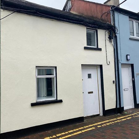 2 Bed Townhouse Eyre Square City Centre ゴールウェイ エクステリア 写真
