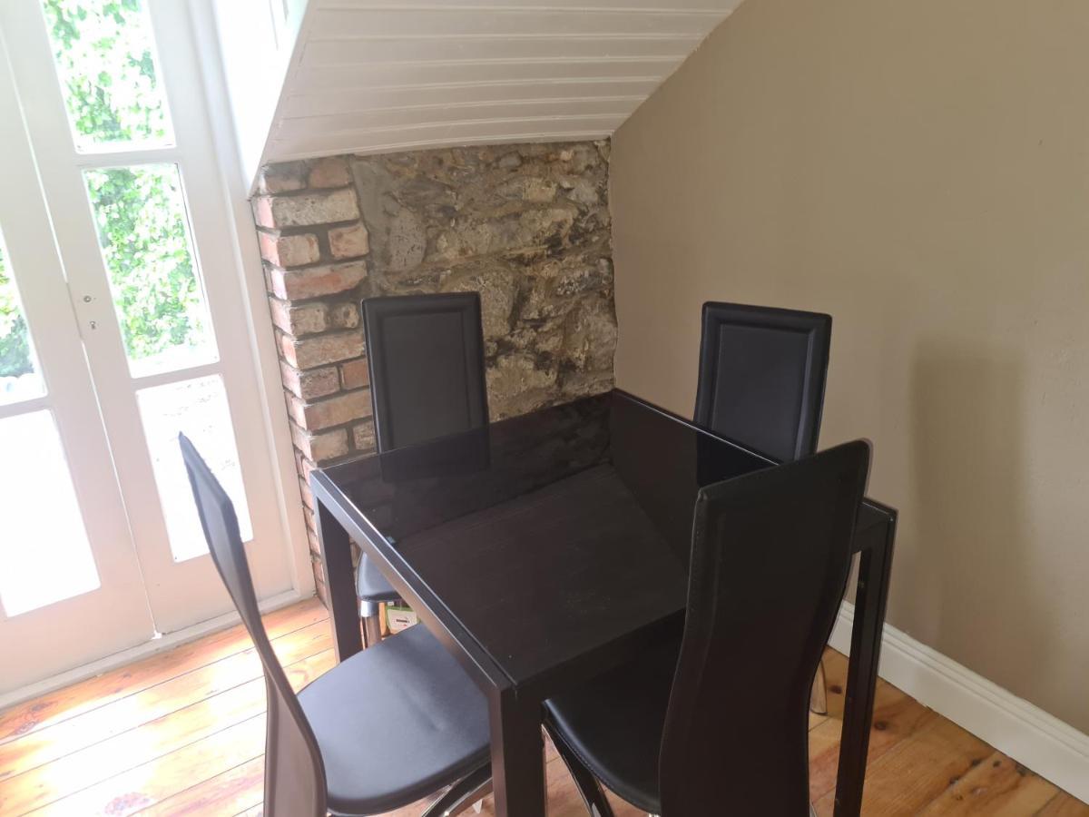 2 Bed Townhouse Eyre Square City Centre ゴールウェイ エクステリア 写真