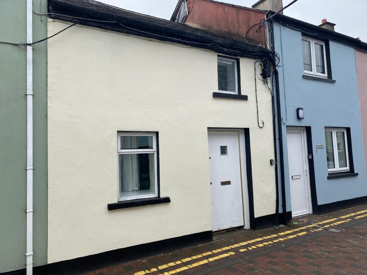 2 Bed Townhouse Eyre Square City Centre ゴールウェイ エクステリア 写真
